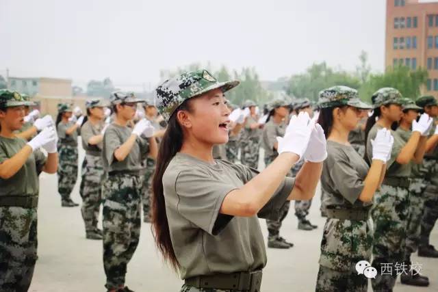 军训跳舞视频小苹果手机版(学生军训跳舞视频)-第2张图片-亚星国际官网